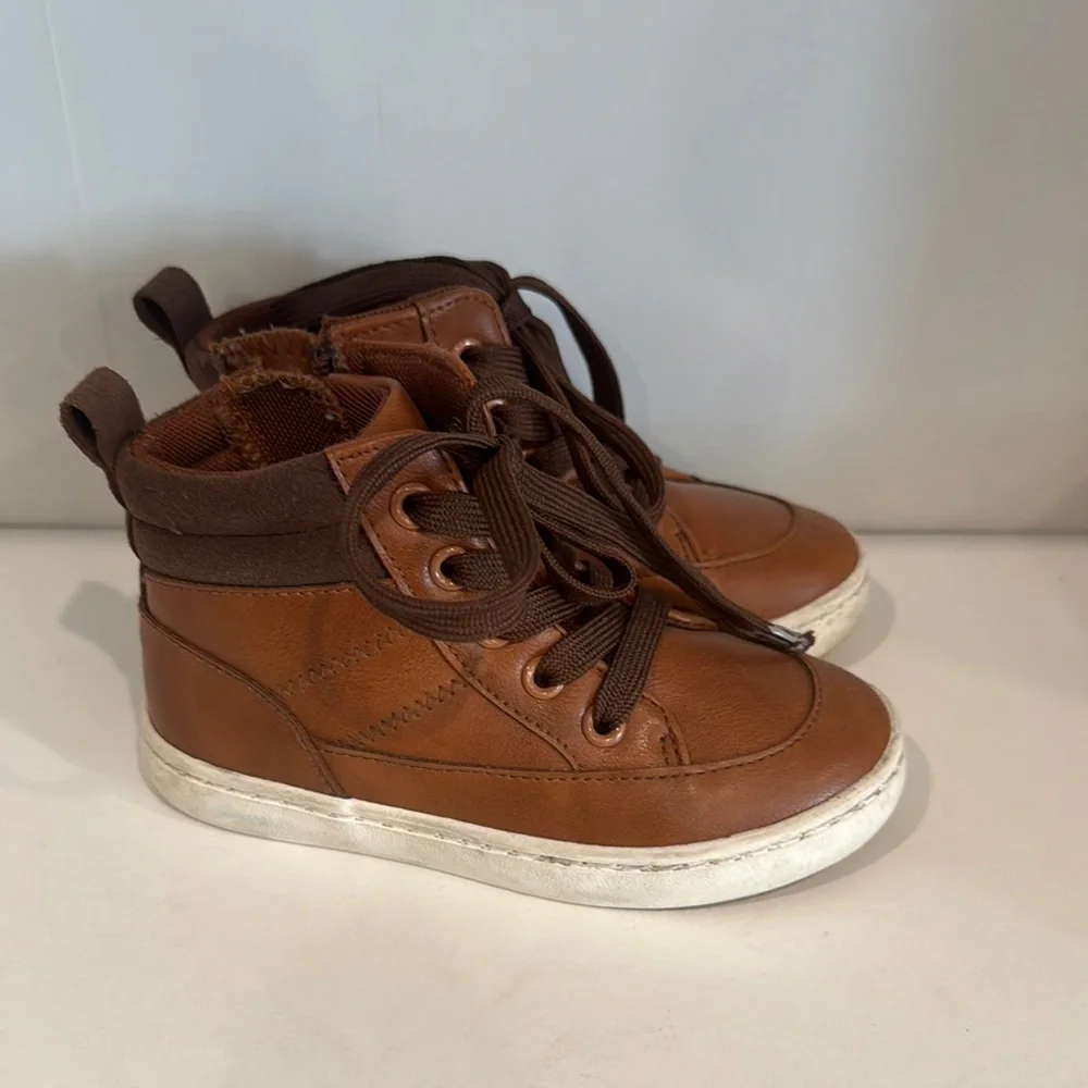 Cat&Jack- Brown High-Top Kids‎ Shoes